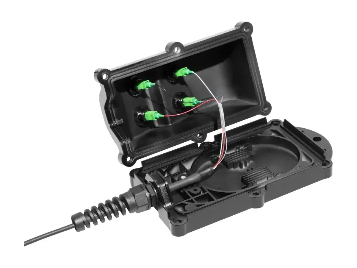 DYS FTTX-A MST Box 4-core open showing internal adapters and PLC splitter